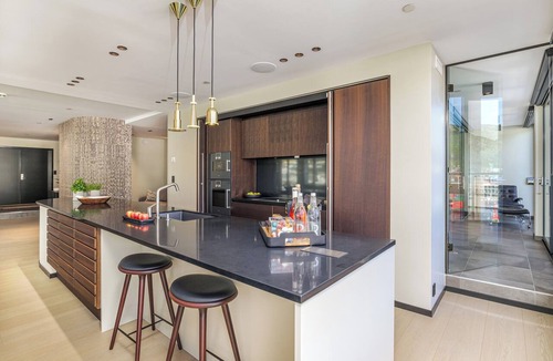 Bergen City Centre Apartment | Exquisite 2br. apt., impeccable standard, panoramic views of Bergen harbor.
