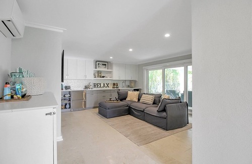 Longbeach Village House | Exquisite 3 BR/3.5 BA home with pool and spa on Longboat Key - The Captain's Quarters