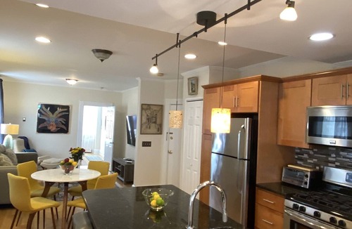 Westfield Apartment | Exquisite 3rd Floor Private Apt with Style