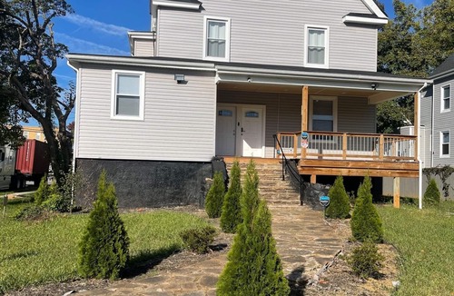Forest Park House | Exquisite and Cozy Home -nDown Town -nA short distance from BWI Airport