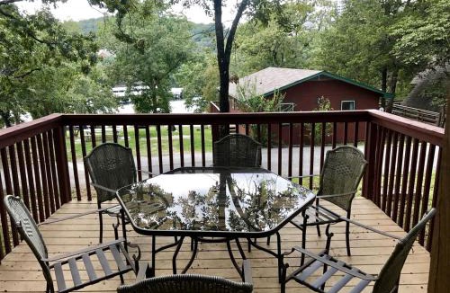 Indian Point Cabin | Exquisite and Spacious Vacation Rental in Branson, MO