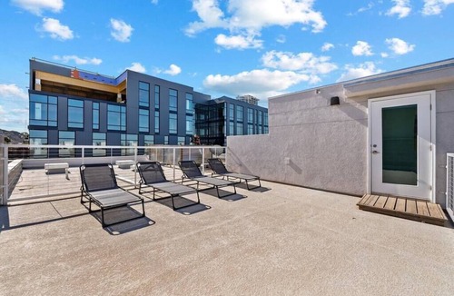 Riverside Apartment | Exquisite apartment with 2 balconies - Pool!