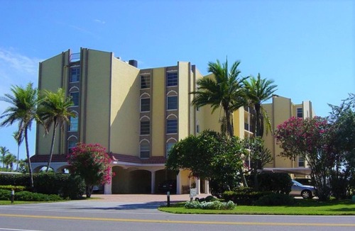 Longboat Key Condo | Exquisite Beachfront Condo with both Sunrise & Sunset Views