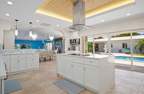 Nazareth Villa | Exquisite Courtyard Villa on St. Thomas East End/Ocean Views + Modern Comfort