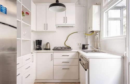 Goztepe Apartment | Exquisite Flat Near Bagdat Street in Kadikoy