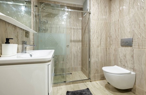 Osmanbey Apartment | Exquisite Flat with Central Location in Nisantasi
