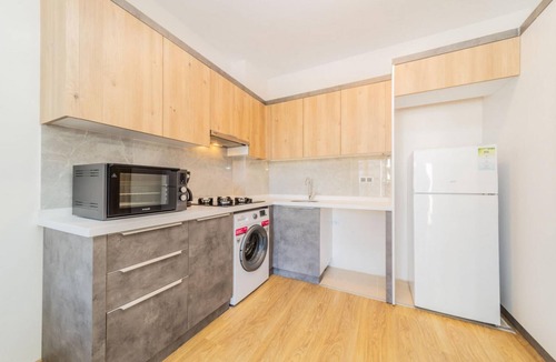 Kepez Apartment | Exquisite Flat with Shared Pool in Kepez