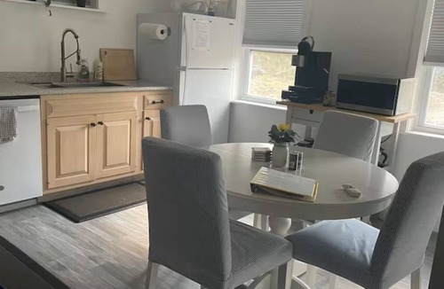 Robesonia Apartment | Exquisite fresh country space in walk out basement