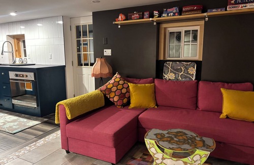 Sagamore Beach House | Exquisite Guest House w/private hot tub/steam shower