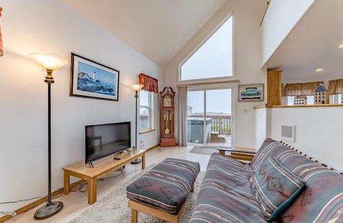 Gold Beach House | Exquisite home with spectacular views deck gas fireplace & game room