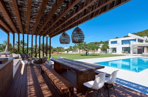 Sant Joan de Labritja Villa | Exquisite Ibiza Villa Can Pegaso Grande Privileged & Minimalist Style