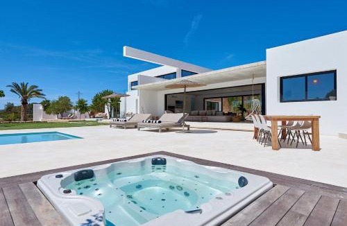 Sant Joan de Labritja Villa | Exquisite Ibiza Villa Can Pegaso Grande Privileged & Minimalist Style