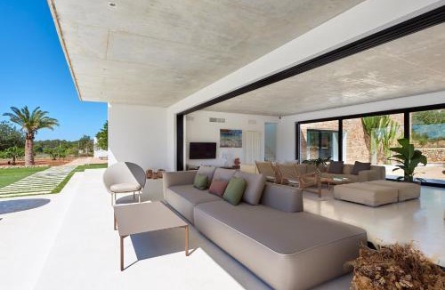 Sant Joan de Labritja Villa | Exquisite Ibiza Villa Can Pegaso Grande Privileged & Minimalist Style