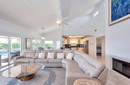 Key Colony Beach House | Exquisite Key Colony Beach Retreat- 420/430 11th Street KCB