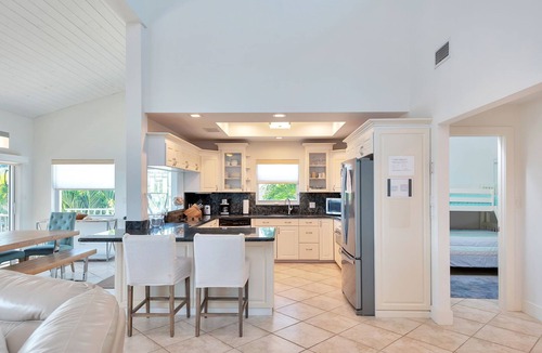 Key Colony Beach House | Exquisite Key Colony Beach Retreat- 420/430 11th Street KCB