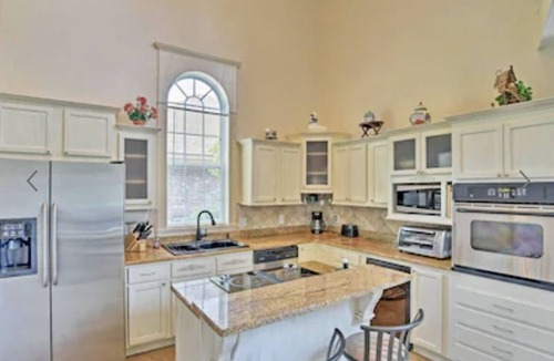 Benton House | Exquisite Lakefront 2 story beautiful Benton house with patio!