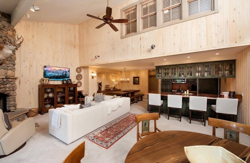 Purgatory House | Exquisite Links & Mountain Retreat | AC, Pool, Hot Tub, Golf & Ski