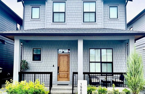Willoughby House | Exquisite & Luxurious Family Home, Near Vancouver, 5-star rated, Pet Friendly