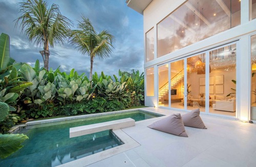 Batu Bolong Villa | Exquisite Luxury Villa in the Heart of Canggu