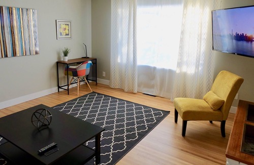 Northwest Calgary House | Exquisite Mid-Cenutry Bungalow Near Downtown