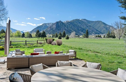 Aspen House | Exquisite Mountain Hideaway