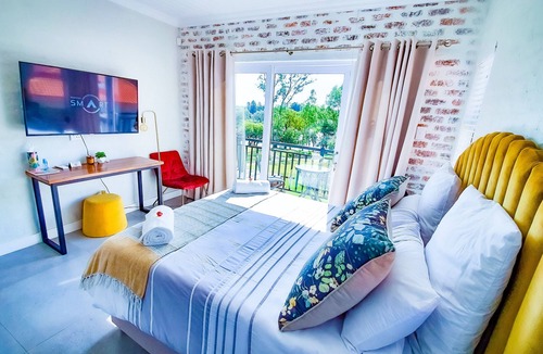 Parys Apartment | Exquisite Pont de Val Riverside Escape Apartment
