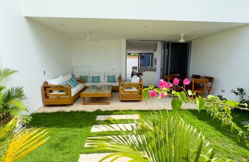 La Iglesia House | Exquisite Pool Villa