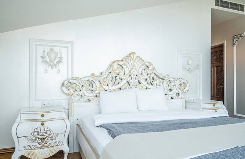 Beylerbeyi Apartment | Exquisite Studio in Historic Mansion in Beylerbeyi