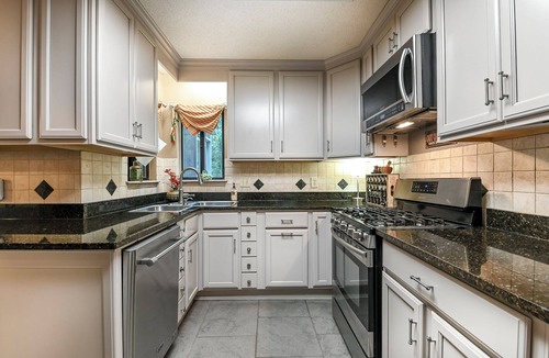 Summerville Historic District House | Exquisite Summerville Retreat-Walk to Downtown, Festivals & Southern Hospitality