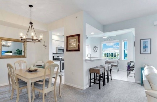 Biggar Condo | Exquisite & Updated 2-bedroom condo located quaint Fort Myers. Ideally Located!