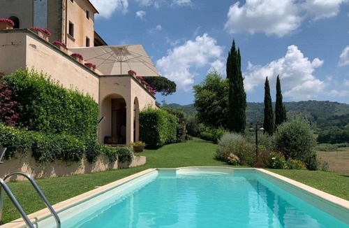 Lamporecchio Villa | Exquisite Villa in Lamporecchio with Private Pool