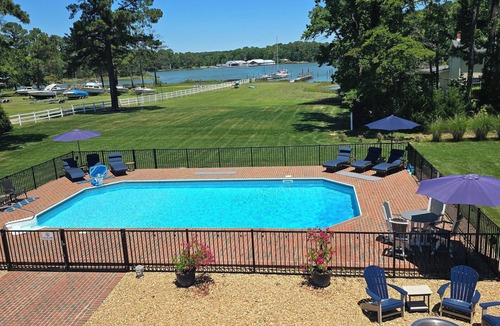 White Stone House | Exquisite Water Front Estate. Pool, Crabbing off private dock and sunset kayaks.