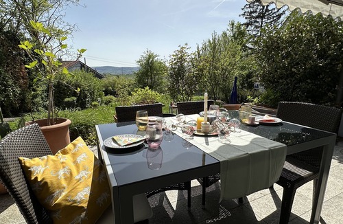Korb Apartment | Exquisites Apartment mit Sonniger Terrasse und Wunderschönem Ausblick