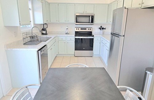 Roselle Apartment | Extended Stay 2 BR Condo - Walk to Train!