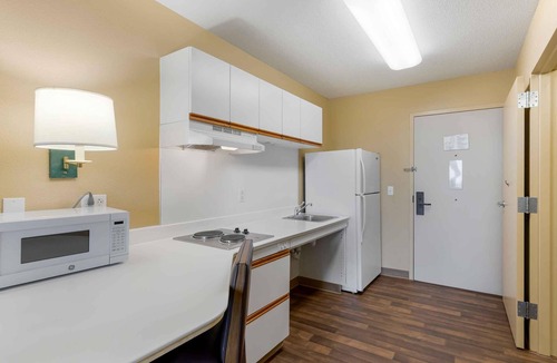 Maryland Heights Hotel | Extended Stay America Suites St Louis Westport Central
