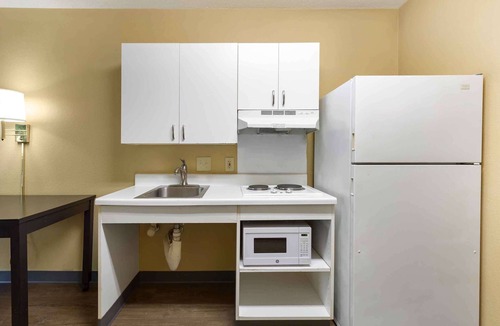 Lake Arbor Hotel | Extended Stay America Suites Washington DC Landover