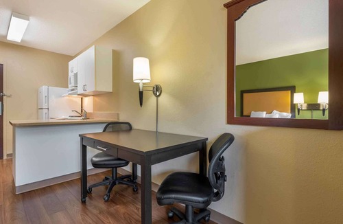 Bloomington Hotel | Extended Stay America Suites Bloomington Normal