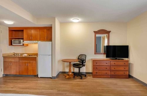 Chesapeake Hotel | Extended Stay America Suites Chesapeake Greenbrier Circle