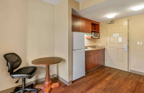 Chesapeake Hotel | Extended Stay America Suites Chesapeake Greenbrier Circle