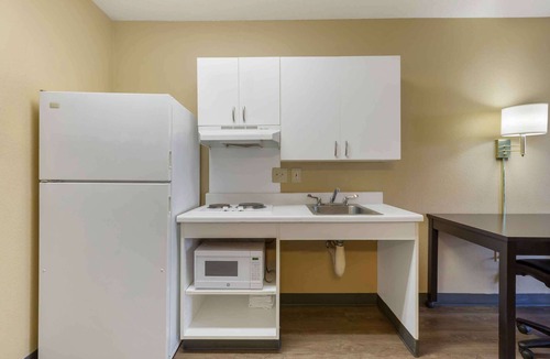 Chesapeake Hotel | Extended Stay America Select Suites - Chesapeake - Churchland Blvd.