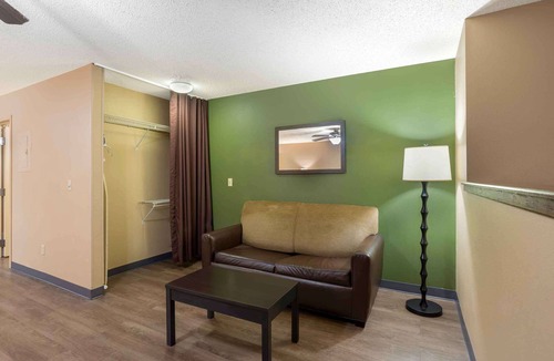 Springfield Hotel | Extended Stay America Select Suites Springfield South