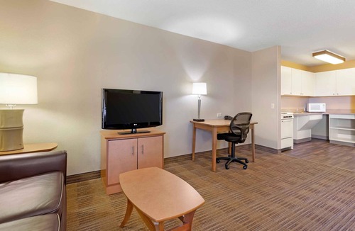 Madison Hotel | Extended Stay America Select Suites - Madison - Old Sauk Rd.