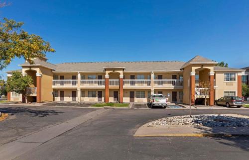 Heather Gardens Hotel | Extended Stay America Select Suites - Denver - Aurora South