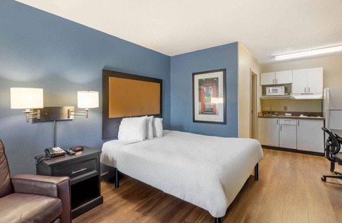 Greenbrier East Hotel | Extended Stay America Suites Chesapeake Crossways Blvd