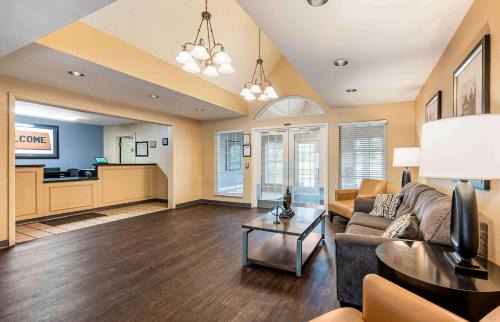 Blue Ash Hotel | Extended Stay America Suites - Cincinnati - Blue Ash - Reed Hartman