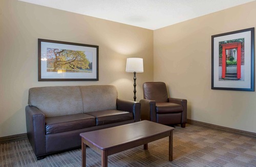 Romulus Hotel | Extended Stay America Suites Detroit Metropolitan Airport