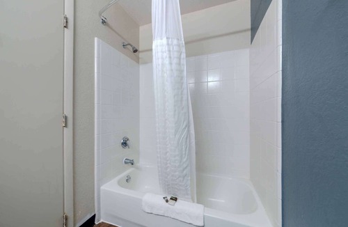 Doral Hotel | Extended Stay America Suites Miami Airport Doral