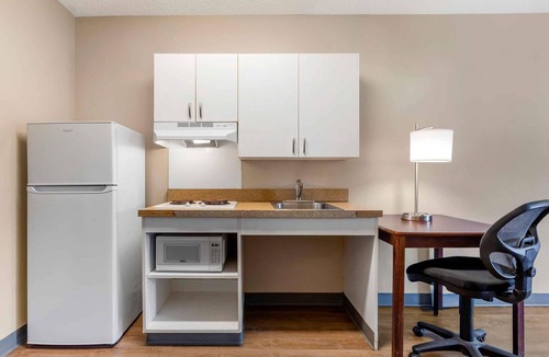 Wayne Hotel | Extended Stay America Suites Indianapolis Airport W Southern