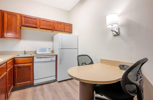 Wayne Hotel | Extended Stay America Suites Indianapolis Airport W Southern