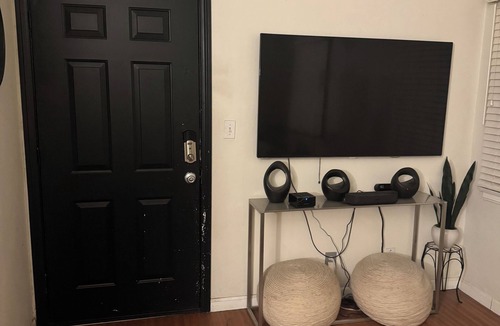 Burbank House | Extended Stay Burbank Bungalow - Live Like a Local